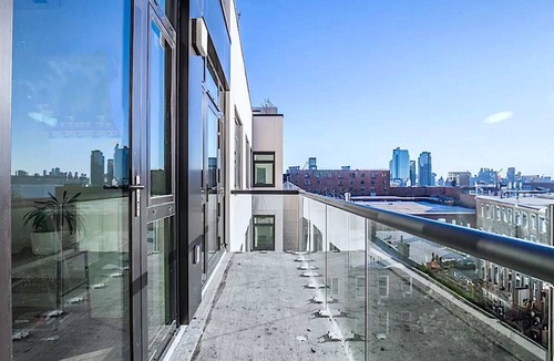 Greenpoint Apartment | Luxury 1BDR - Private Terrace - Elevator - Gym - Lounge -Rooftop - Greenpoint