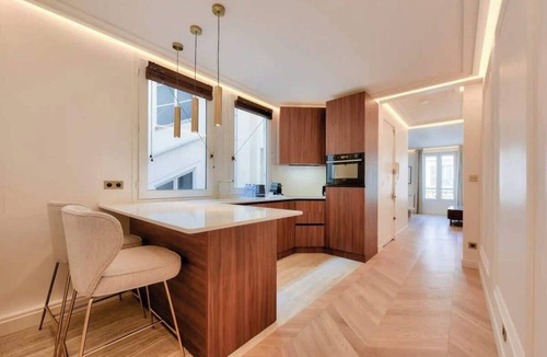 Chaillot Apartment | Luxury 1BR apartment - Champs Elysees