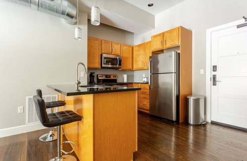 Wholesale District Apartment | Luxury 1BR Downtown Indianapolis Prime Location Near Everything