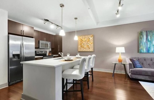 Seaport District Apartment | Luxury 1BR | Full Kitchen | Work Desk & WiFi | by GLS