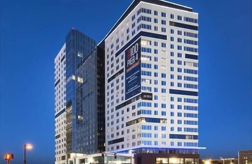 Seaport District Apartment | Luxury 1BR | Full Kitchen | Work Desk & WiFi | by GLS