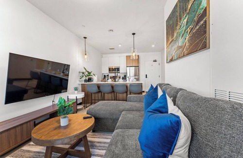 Everett Apartment | Luxury 1BR near Boston 1vtw