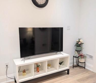 Fallingbrook Apartment | Luxury 1BR plus den walkout basement