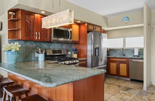Waikiki Condo | Luxury 2-Bed/2-Bath Corner Waikiki Shore Condo w/Ocean Views! FREE Parking!