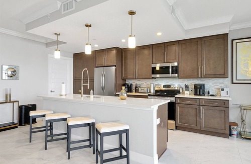 Montverde Condo | Luxury 2 Bed 3 Bath Lakeview Condo with Beautiful Sunrise Views