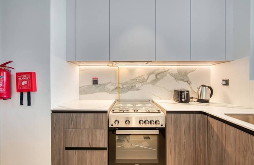 Barsha Heights Apartment | Luxury 2 Bed With Private Terrace, pool & yoga
