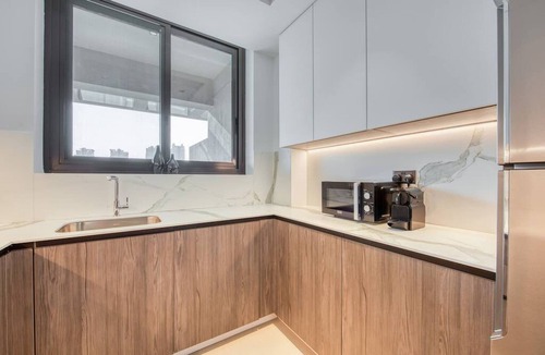 Barsha Heights Apartment | Luxury 2 Bed With Private Terrace, pool & yoga