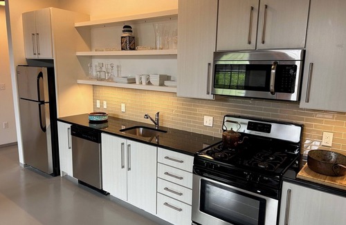 Williamstown Apartment | Luxury 2 Bedroom 2 Bathroom Loft Apartment In Williamstown With Great Amenities!