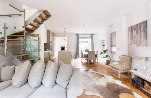 Westbourne Apartment | Luxury 2-Bedroom Garden Apartment in Little Venice–Central London.Pet-Friendly!
