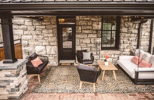 Roaring Spring Apartment | Luxury 2-bedroom B&B near the beautiful Spring Dam in Roaring Spring