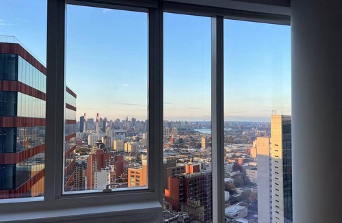 Hunters Point House | Luxury 2 beds 2 baths Corner Apartment Breathtaking City Views Modern Retreat