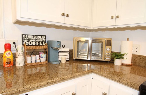 Whittier Apartment | Luxury 2-BR/2-Bath Apt. In Uptown Whittier, Nearby Disneyland, Knotts Berry Farm