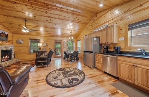 Sevierville Cabin | Luxury 2 King Master Suites 2 Baths, Sleeps 6, Game Room, Hot Tub, Jetted Tubs