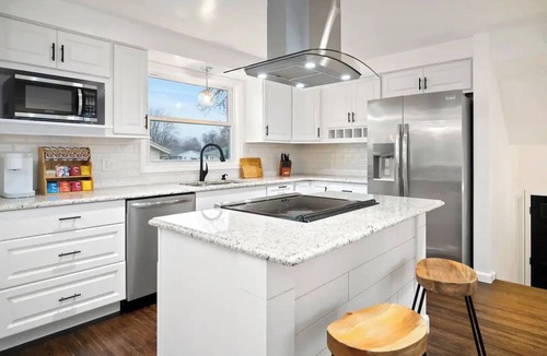East Irondequoit House | Luxury 2500 sq ft💎Spacious💎Weddings💎Near water