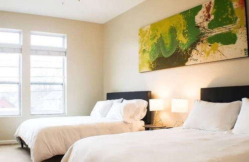 Fall Creek Place Apartment | Luxury 2bd/2ba Apt 5 min to DWTN l Garage l Gym