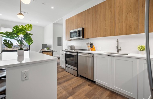 East Boston Apartment | Luxury 2bd/2ba Next to the Airport 1619