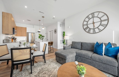 East Boston Apartment | Luxury 2bd/2ba Next to the Airport 4693