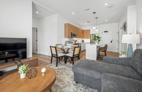 East Boston Apartment | Luxury 2bd/2ba Next to the Airport 4693