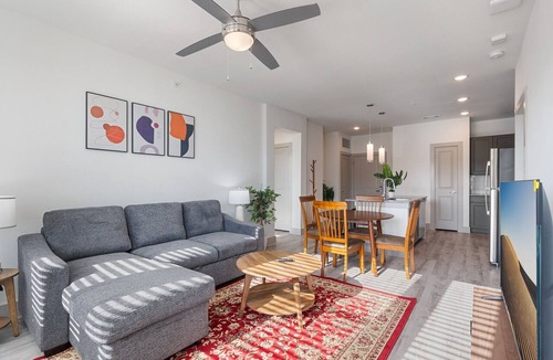 Stony Ridge North Apartment | Luxury 2BD/2BA Next to Airport 0i16