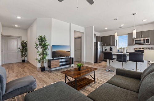 Stony Ridge North Apartment | Luxury 2BD/2BA Next to Airport zewz