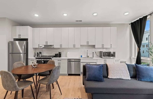 Northern Liberties Apartment | Luxury 2BD | 4 Beds | Northern Liberties
