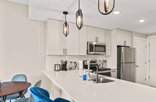 Northern Liberties Apartment | Luxury 2BD | 4 Beds | Northern Liberties