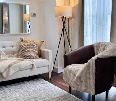 Woolwich Apartment | Luxury 2Bed, 2Bath Flat in Greenwich London