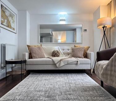 Woolwich Apartment | Luxury 2Bed, 2Bath Flat in Greenwich London