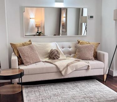 Woolwich Apartment | Luxury 2Bed, 2Bath Flat in Greenwich London