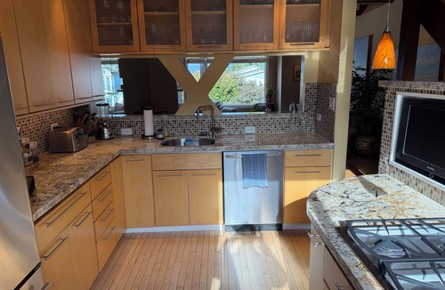 Noe Valley House | Luxury 2BR/2.5BA Home, Heart of Noe, Amazing Views, Chef's Kitchen, Spa, Parking