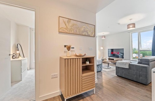 Marlborough Apartment | Luxury 2BR Apartment I Sleep 8 I Direct to Wembley & Euston