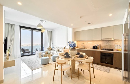 Dubai Marina Apartment | Luxury 2BR Beach Isle | Palm Views + Beach Access