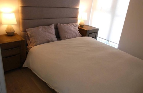 Beaconsfield Village Apartment | Luxury 2BR Condo in Popular Queen West