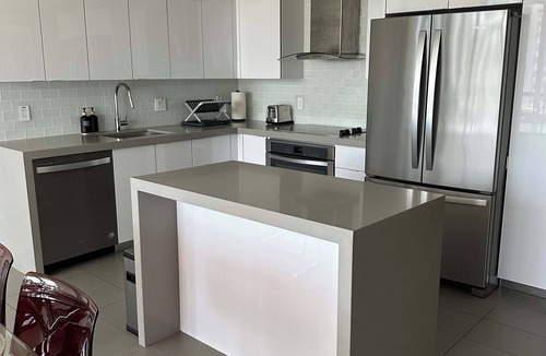 Town Square Apartment | Luxury 2BR Skyline Balcony + Free Parking