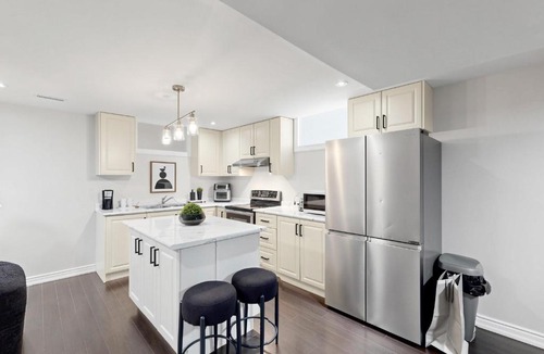 Pickering Apartment | Luxury 2BR Suite Stylish Stay with 2 Free Parking