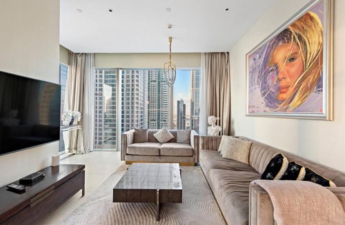 Dubai Marina Apartment | Luxury 2BR with Marina Views Near Dining Shopping Attractions & Beaches