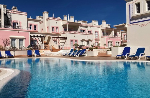 Budens Villa | Luxury 3 Bed, Poolside, one of few with free pool access & unique roof terrace