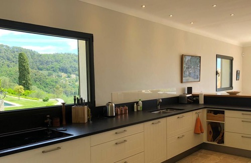 Cabris Villa | Luxury 3 bed villa with spectacular sea views, 25m heated pool & Pétanque court