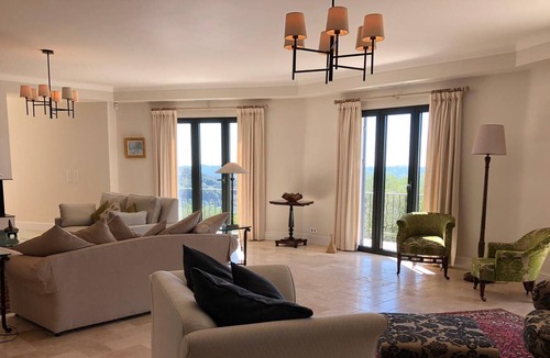 Cabris Villa | Luxury 3 bed villa with spectacular sea views, 25m heated pool & Pétanque court