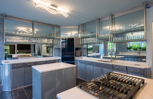 Charlottesville House | Luxury 3-bedroom House at UVA - Outdoor Fireplace