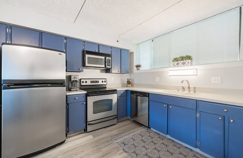 Canandaigua Condo | Luxury 3 bedroom 1.5 bath Condo on Magnificent Canandaigua Lake. Sleeps 6.
