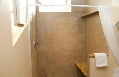 Medford Apartment | Luxury 3 Bedroom, 20 min to Boston, 15min Encore