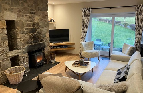 Tarbert Cottage | Luxury 3 bedroom cottage set on Scottish estate, pet allowed