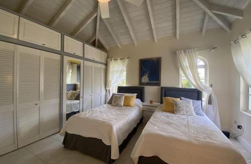 Christie Villa | Luxury 3 Br 3 Bth Townhouse in Gated Community