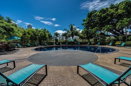 McCully - Moiliili Condo | Luxury 3 Br Penthouse Panoramic Canal, Mountain, City views 90 Nt Min. furnished, 2 parking