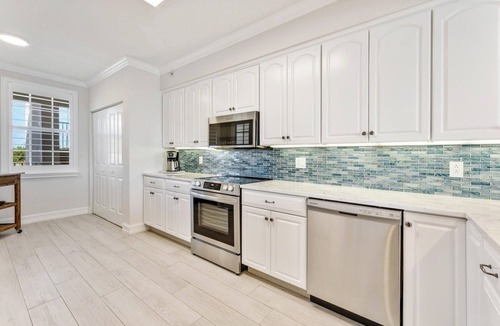 Islamorada Condo | Luxury 3 BR Remodeled! Ocean View PoolSpa, MarinaBikes Boat Slip Tennis/Pickle