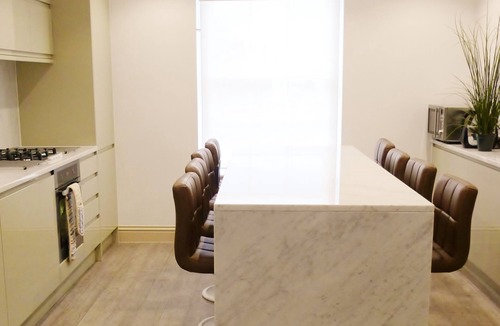 Holland Park Apartment | Luxury 3-double bed 3-bathroom Full AirCon Kensington/Holland Park/Notting Hill