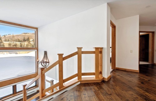 Vail Condo | Luxury 3BR Flexible Sleeping Sophisticated Vail Mountain Retreat
