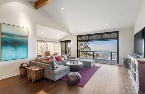 Claremont Hills House | Luxury 3BR Hillside Retreat wAC Panoramic View