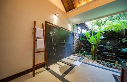 Melayang Villa | Luxury 3BR Infinity Jungle View Aashaya Villa Ubud